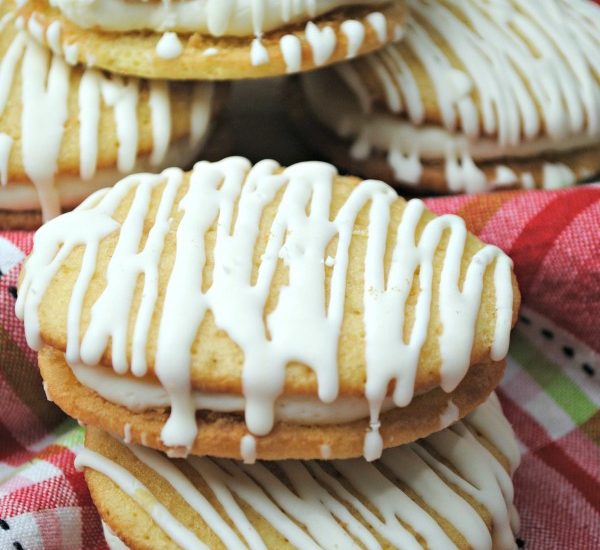 pina colada whoopie pies